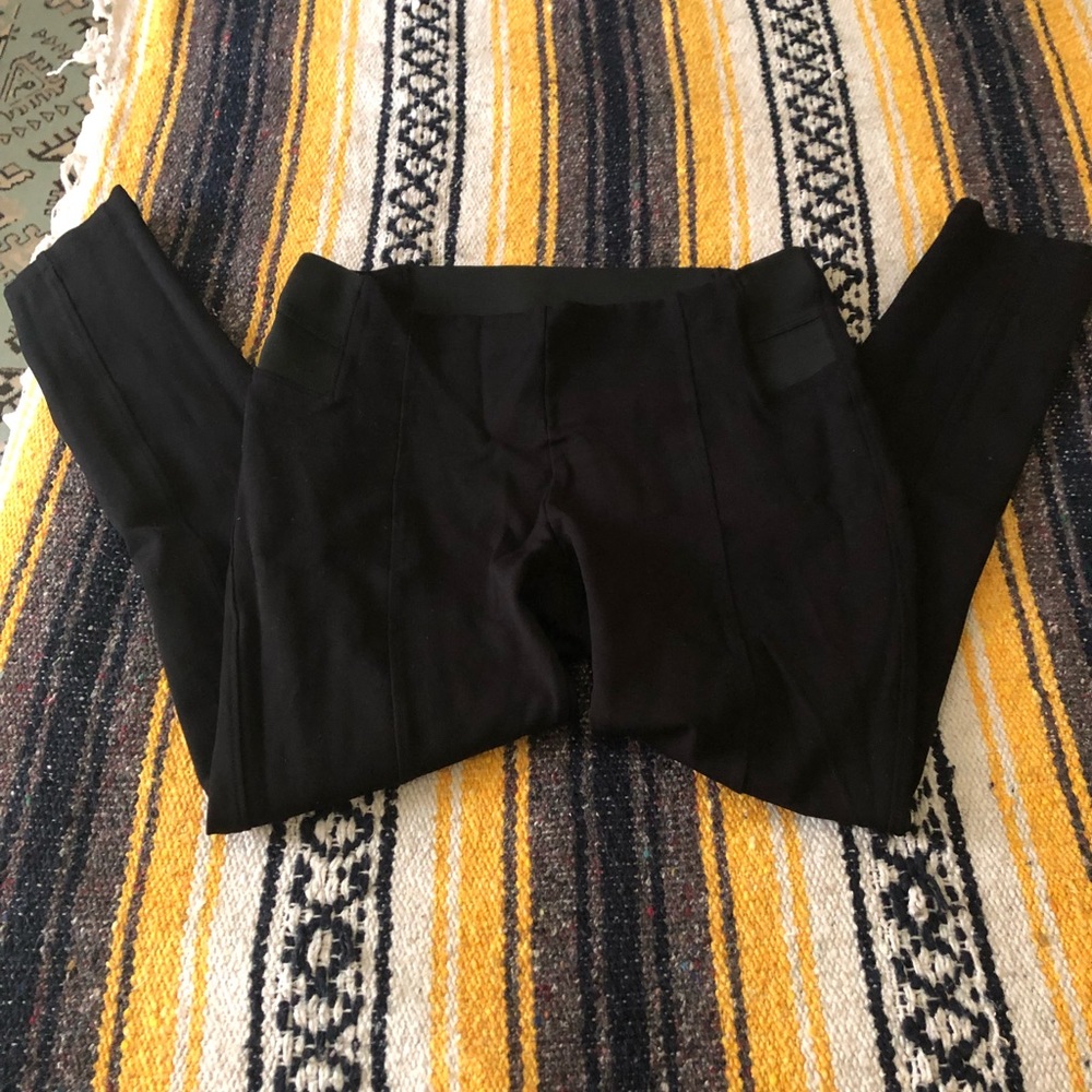 Black ankle pant with stretch panels